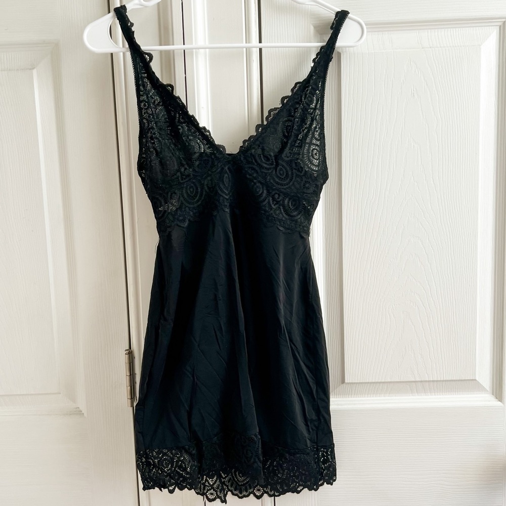 Vintage 🖤 Size Small Women’s Black Slip Dress Lace Details Spaghetti Strap